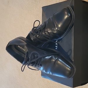 Black lace-up Squared Toed Mens Dress shoes cap-toe from Macy's  look new